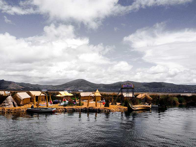 Pontos turísticos do Peru: as ilhas Flutuantes são construções incríveis em cima do lago Titicaca